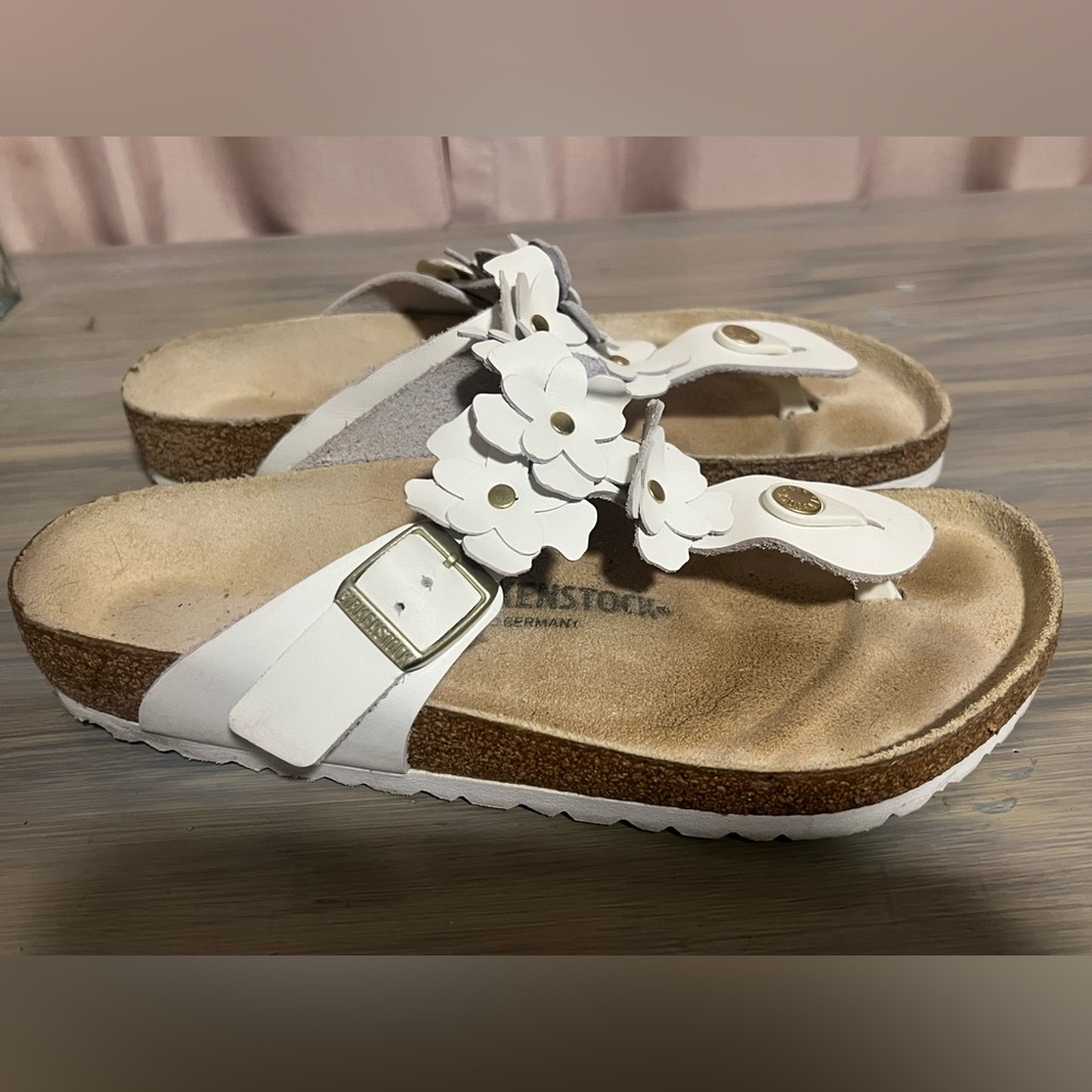 White Birkenstock Gizeh Floral Women's Sandals